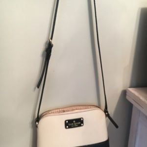Small Kate Spade ♠️ crossbody purse